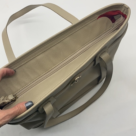 Dooney & Bourke Tan Tote Bag. DB1451 - Picture 6 of 10